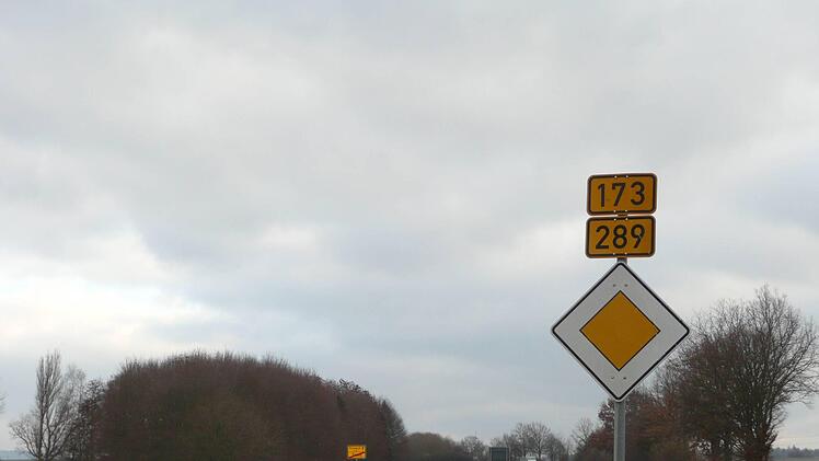 Die B 173 bei Trieb (Stadt Lichtenfels). Zur Klage der Nachbarortschaft Hochstadt wird bis 21. Dezember eine Gerichtsentscheidung erwartet. Popp