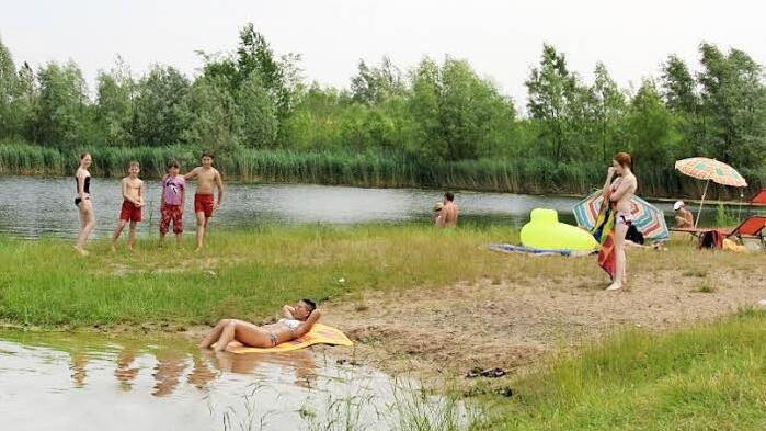 Am Hörblacher Baggersee lässt es sich wunderbar entspannen. Fotos: ezw