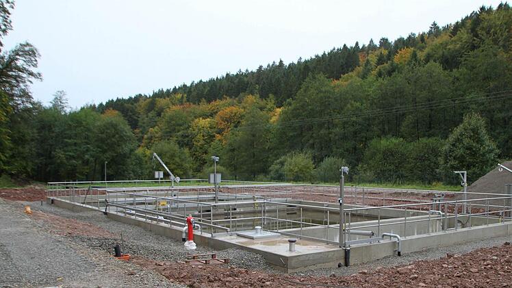 Die neue Kläranlage im Mühlengrund steht.
