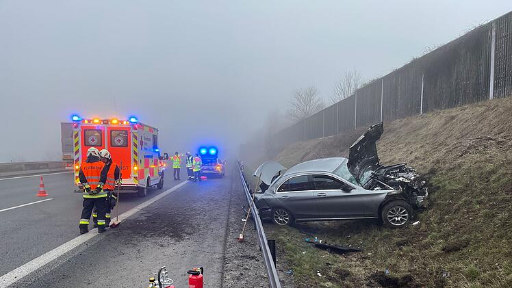 Auto überschlug sich mehrfach: Autobahn gesperrt
