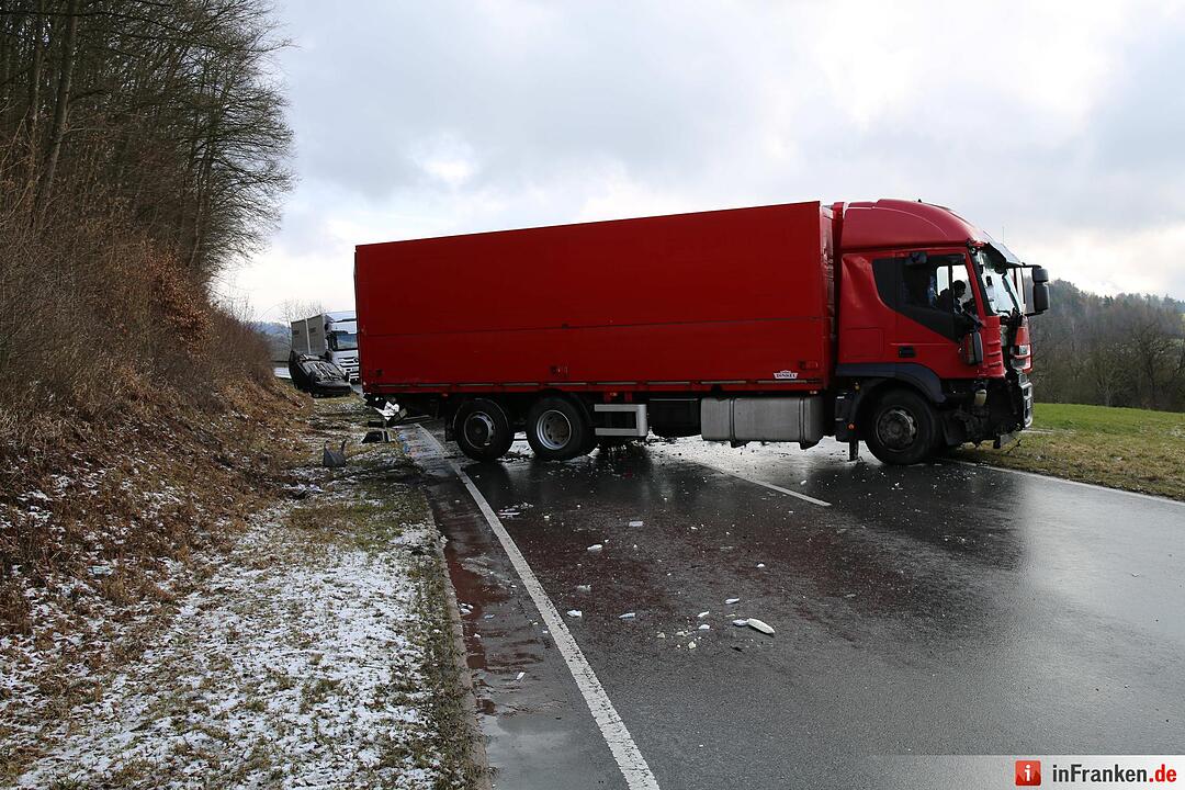 Mehrere Unfälle wegen Schneeglätte bei Döhlau