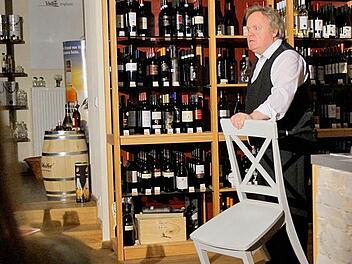 In seiner Rolle als Christian Sigismund Arlberg trug Schauspieler Stephan Bach Geschichten und Gedichte vor und erzählte von Arlbergs Leben als Hobbywinzer. Foto: Peter Schmieder