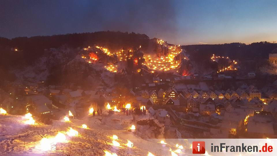 Beschluss der Ewigen Anbetung in Pottenstein - Lichterfest  in der Fränkischen Schweiz
