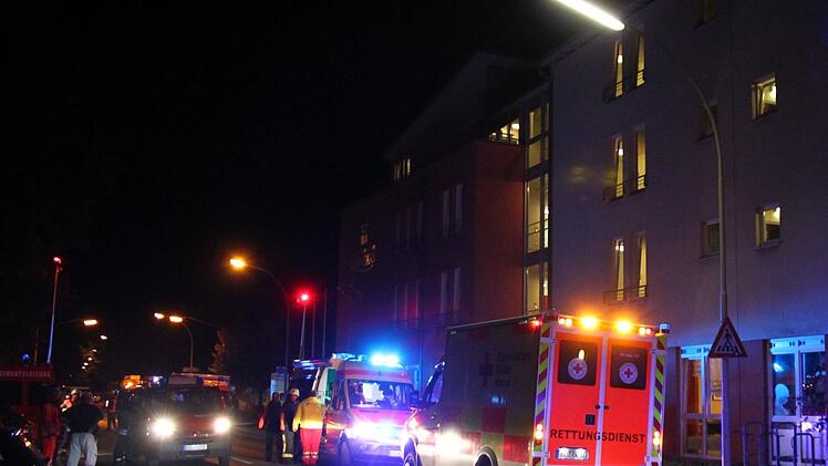 In der Nacht zum Sonntag kam es zu einem Großeinsatz der Rettungskräfte am Schwedensteg. Foto: Jürgen Gärtner