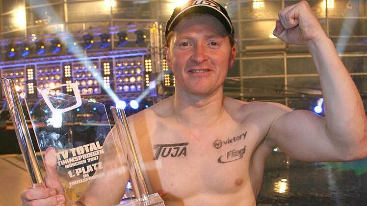 Joey Kelly, ehemals Musiker bei der Kelly Family, absolvierte über 40 Marathons, mehr als 30 Ultramarathons sowie Radrennen und Wüstenläufe. Im November kommt er nach Höchstadt.  Foto: Volker Dornberger/dpa