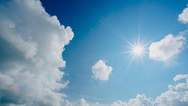 Sonnenschein und Wolken