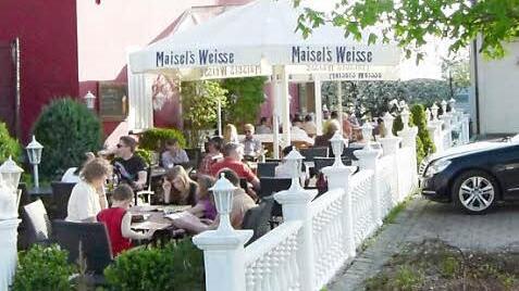 Ideal am Radweg gelegen ist der gemütliche Biergarten des Ristorante in Untersteinach, wo italienische Spezialitäten und wechselnde Tagesgerichte geboten werden.  Foto: Werner Oetter