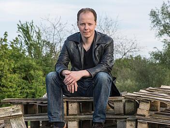 Dichter und Musiker: Christian Rosenau stellt seinen neuen Lyrik-Band bei einem literarisch-musikalischen Abend am 5. Juni in der Stadtbücherei Coburg vor.Harald Wenzel-Orf