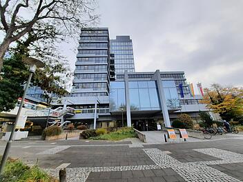 Erlangen Rathaus fern