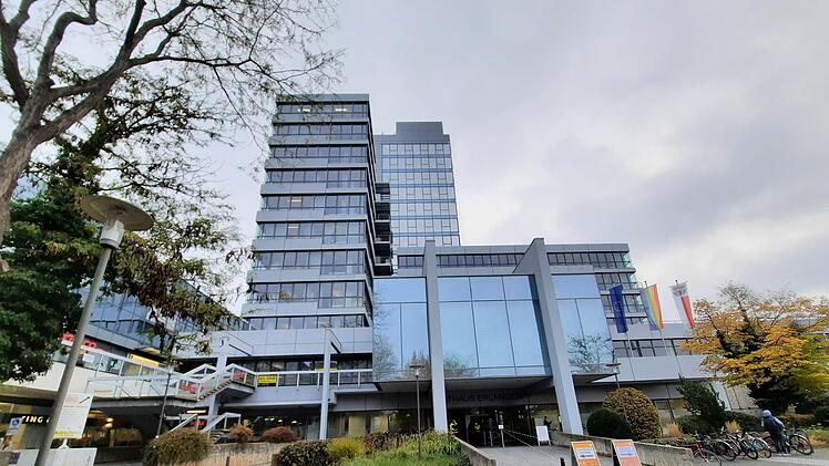 Erlangen Rathaus fern