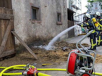 Gro&szlig;alarm in Bad Br&uuml;ckenau: Feuerwehr zu Scheunenbrand alarmiert