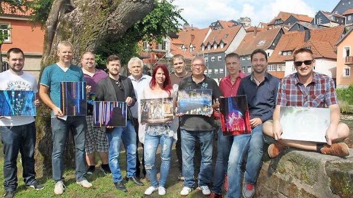 Sie freuten sich über ihre Preise (von links): Alexander Heckmann, Martin Kessel, Christopher Hoderlein, Felix Wiesel, Organisation Hartmut Nenninger, Jennifer Alka, Falk Bätz, Karl-Heinz Wagner, Projektleiter Markus Stirn, Stefan Schedel und Gregor Schreiber. Foto: Veronika Schadeck