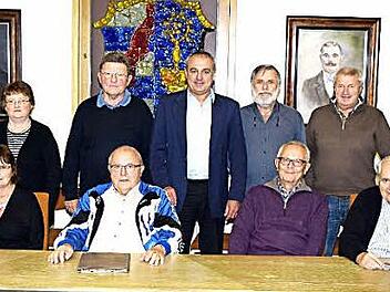 Zufrieden mit dem Besuch der Veranstaltungen zeigten sich die Mitglieder des Kulturvereins, im Bild mit Vorsitzendem Robert H&uuml;mmer (Mitte) und seinem Stellvertreter Otto Schuhmann (rechts).  Foto: privat