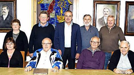 Zufrieden mit dem Besuch der Veranstaltungen zeigten sich die Mitglieder des Kulturvereins, im Bild mit Vorsitzendem Robert H&uuml;mmer (Mitte) und seinem Stellvertreter Otto Schuhmann (rechts).  Foto: privat