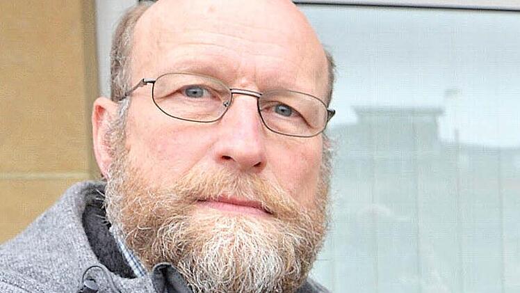 Jetzt ist es definitiv: der grüne Haushaltsexperte Peter Gack (55) will Zweiter Bürgermeister in Bamberg werden. Er tritt am Mittwoch gegen Christian Lange von der CSU an. Gleichzeitig wurde am Mittag bekannt, dass die SPD einen neuen Kandidaten aufstellen will.  Foto: Ronald Rinklef