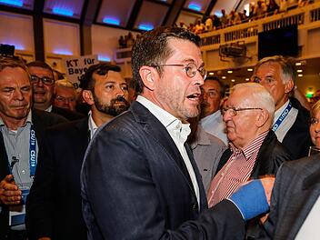 Karl-Theodor zu Guttenberg bei seinem Auftritt in Kulmbach Foto: Matthias Hoch