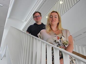Sona Sikorová und Tomáš Kovárík  von Mindpax wollen ihr medizinisches Gerät im Medical Valley Center in Forchheim weiter verbessern.  Foto: Ronald Heck
