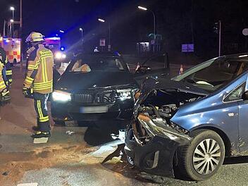 An der Kreuzung &Auml;u&szlig;ere N&uuml;rnberger Stra&szlig;e/Hafenstra&szlig;e kollidierten zwei Fahrzeuge. Foto: Feuerwehr Forchheim
