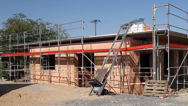 Bis auf den Turn- und Werkraum mit Nebenräumen wurden das gesamte Raumprogramm im neuen Kindergarten auf eine Ebene gelegt.