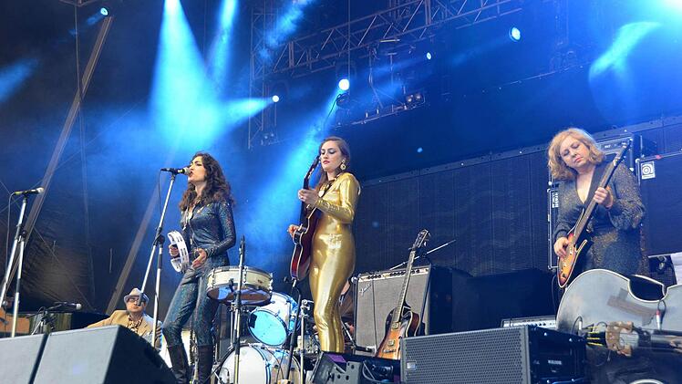 Die Band beim Bryan-Adams-Konzert in Bad Kissingen Foto: Peter Rauch