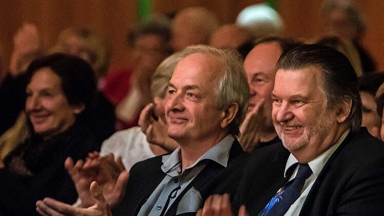 Viel Beifall spendete Hans Stähli den Interpreten bei der Uraufführung seines Hornkonzerts im Coburger Kongresshaus.Foto: Jochen Berger