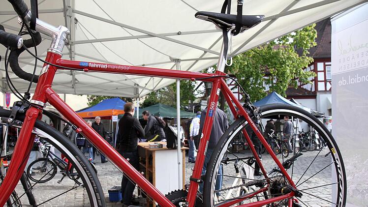 Der Marktplatz wird am 5. Mai wieder fest in der Hand der Fahrradfans sein.  Foto: Richard Sänger (Archiv)