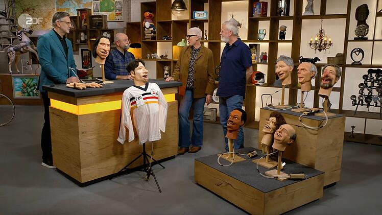 "Das ist das Kurioseste, was wir jemals in der Sendung hatten", erkl&auml;rte Lichter, als er die komischen Puppenk&ouml;pfe im Raum sah.