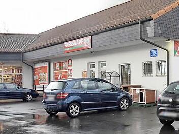 Der Fressnapf im Hammermühlweg bekommt Zuwachs. Dort soll ein Drogeriemarkt entstehen, der Bauausschuss gab nun grünes Licht für das Projekt. Foto: K.- H. Hofmann