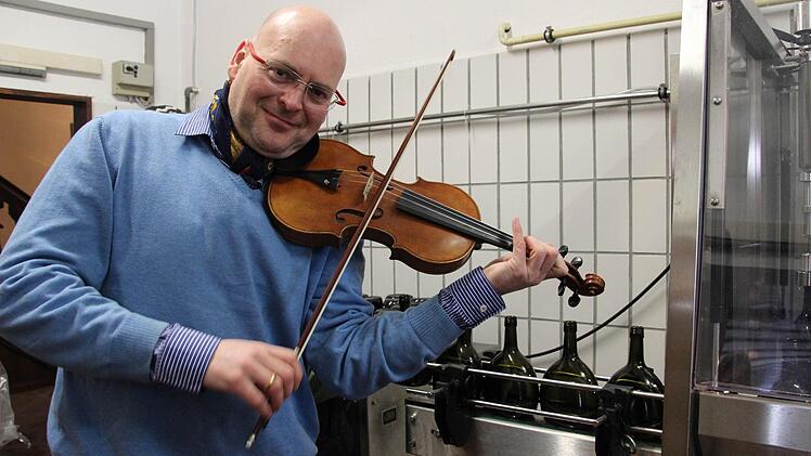 Florian Meierott spielt die kleine Nachtmusik von Mozart. Foto: Carmen Schmitt.