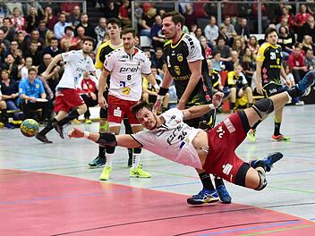 Auch im Heimspiel gegen Aufsteiger HSC Bad Blankenburg wird der HSC Bad Neustadt um Kreisläufer Franziskus Gerr (vorne) alles in die Waagschale werfen müssen, um erfolgreich zu sein. Foto: Anand Anders