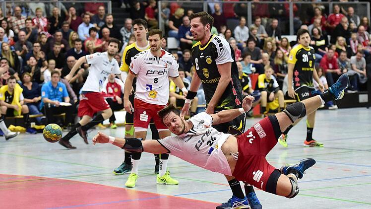 Auch im Heimspiel gegen Aufsteiger HSC Bad Blankenburg wird der HSC Bad Neustadt um Kreisläufer Franziskus Gerr (vorne) alles in die Waagschale werfen müssen, um erfolgreich zu sein. Foto: Anand Anders