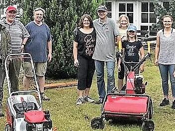 Zusammen mit den eritreischen Freunden brachte der Vorstand der Kolpingsfamilie Kronach den Garten des Bürgerspitals auf Vordermann.
