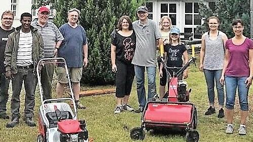 Zusammen mit den eritreischen Freunden brachte der Vorstand der Kolpingsfamilie Kronach den Garten des Bürgerspitals auf Vordermann.