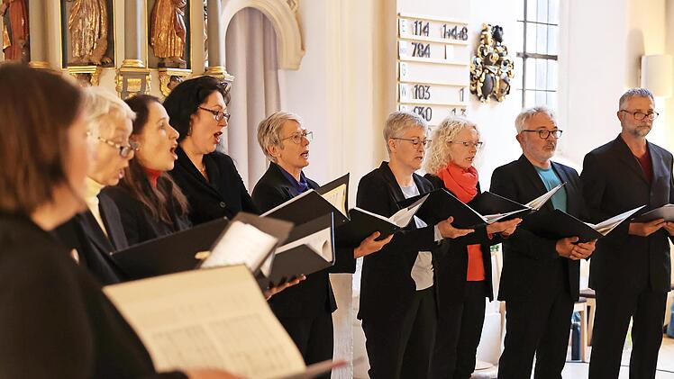 Das Vokalensemble TonARTen musiziert in der Spitalkirche die Matthäuspassion von Heinrich Schütz.