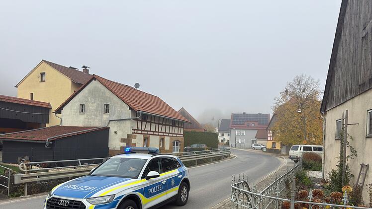 Gro&szlig;einsatz im Kreis Bamberg - Mann in Haus m&ouml;glicherweise bewaffnet