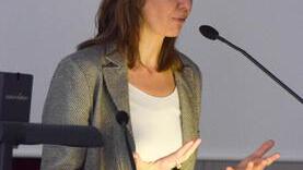 Christine Gerhardt hat den Kinder-Uni-Besuchern am Samstag viel über die Zeit der Sklaverei in den USA erzählt.  Foto: Ronald Rinklef