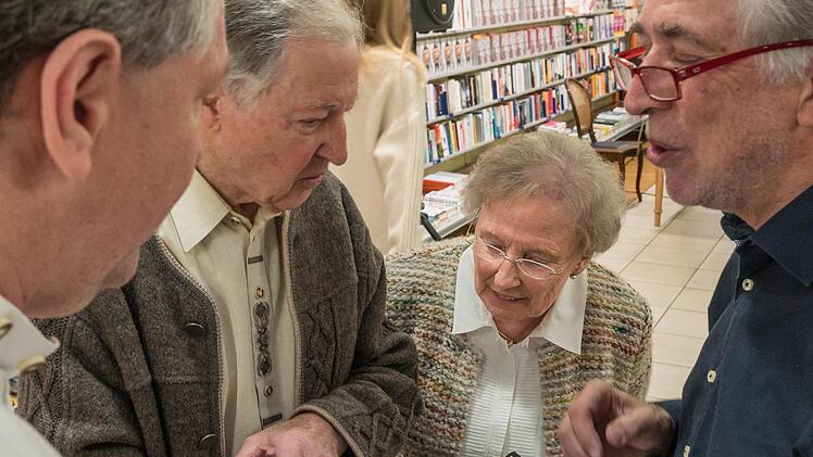Buchvorstellung von und mit Rettl Motschenbacher in der Bücherei Hübscher. Foto: Wolfram Schmidt
