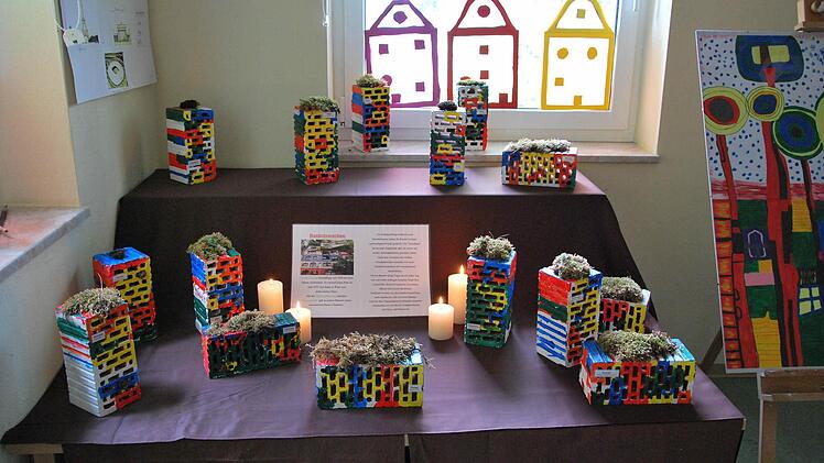 Die Bilder zeigen einen Querschnitt von den unterschiedlichsten maltechniken. Foto: Ewald Stretz