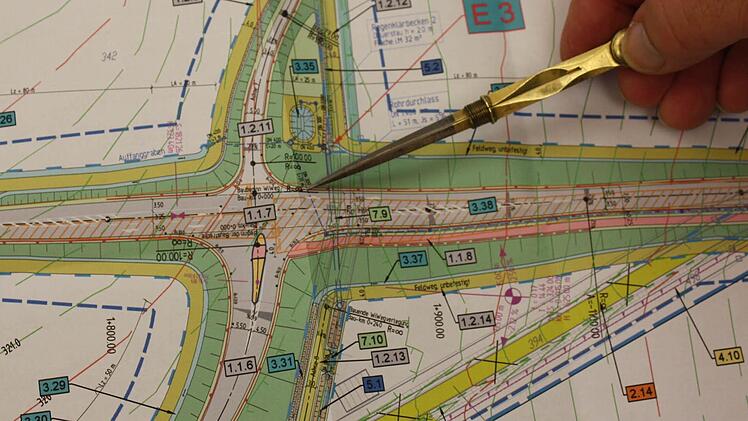 Wichtiger Erfolg für die Bürgerinitiative: Die bisherige KG 43 biegt westlich von Eltingshausen höhengleich von der KG 43 neu ab. Foto: Ralf Ruppert