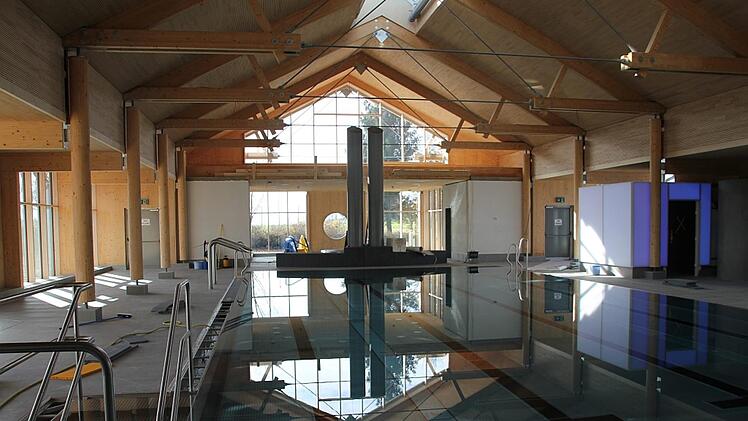 Das Freizeit- und Tourismuszentrum soll ein Anziehungspunkt für Touristen und Einheimische in Steinbach am Wald werden. Im Bild: Die neue Schwimmhalle. Foto: Veronika Schadeck