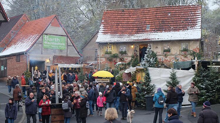 Die 13. "Thundorfer Drofweihnacht" lockte an zwei Tagen wieder zahlreiche Gäste ins Dorf.  Foto: Philipp Bauernschubert