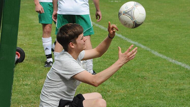 Magic: Ballbeschwörung in Garitz.  Foto: Hopf