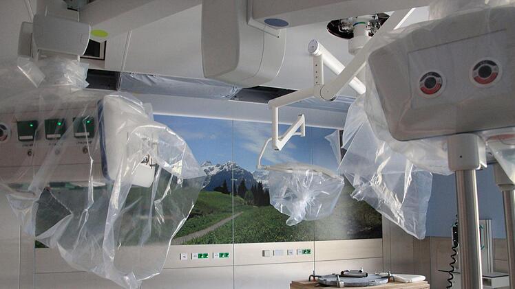 In den OP-Räumen werden die Landschaftsbilder noch durch Heimatmotive ersetzt.