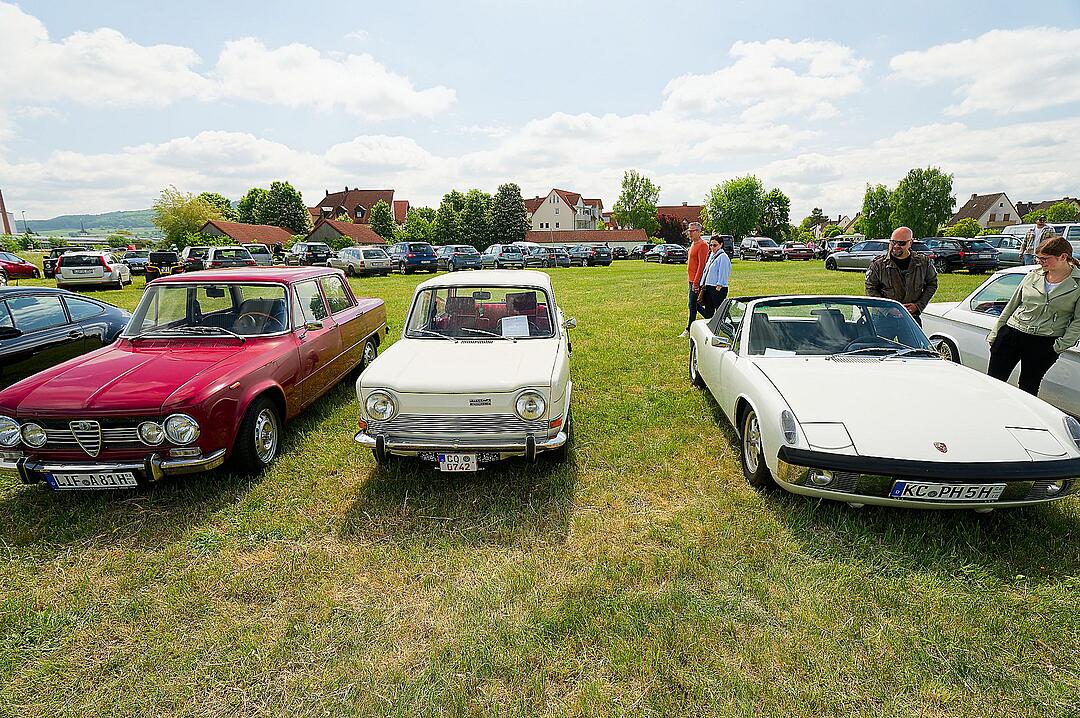 Es kamen viele Oldtimerfreunde.