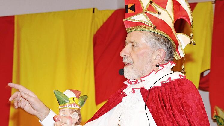 Wilhelm Schmitt geht seit 27 Jahren als "Mürschter Nagel mit Kopf" beim Kolping-Fasching in die Bütt. 33 Jahre war er nacheinander Kämmerer. Leiter des Ordnungsamtes und Chef des Bauamtes im Münnerstädter Rathaus.  Foto: Dieter Britz