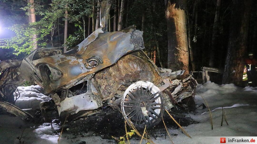 Tödlicher Unfall bei Boxbrunn: Pkw wird zerfetzt