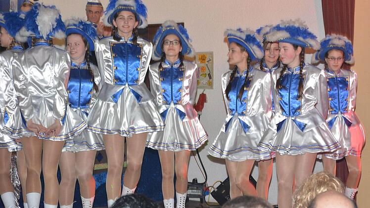 Die Jugendgarde der "Concordia" Maroldsweisach. Foto: Schmidt