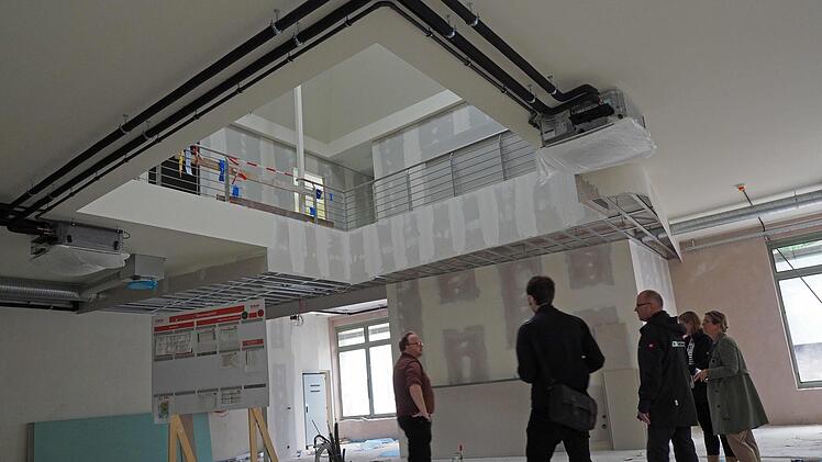 Noch ist die Lobby im Rohbau.
