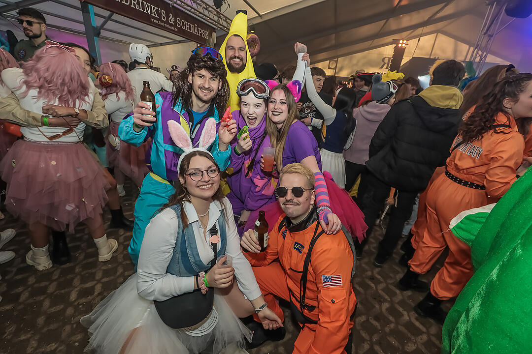 Im großen Festzelt wurde richtig gefeiert!