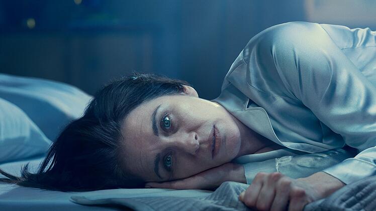 Karrierefrau Emma (Vicky McClure) geht auf ihren 40. Geburtstag zu, als sie plötzlich nicht mehr schlafen kann.